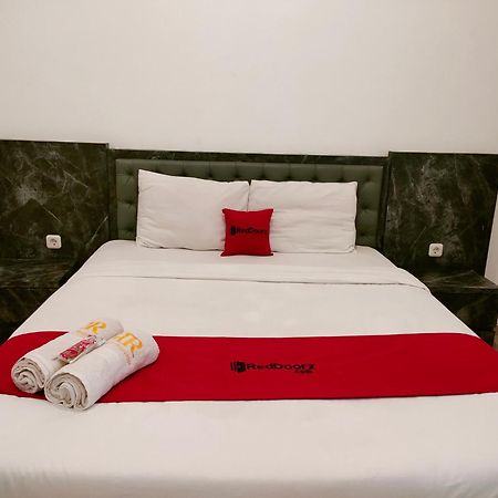 Reddoorz At Sukomanunggal Surabaya Eksteriør bilde